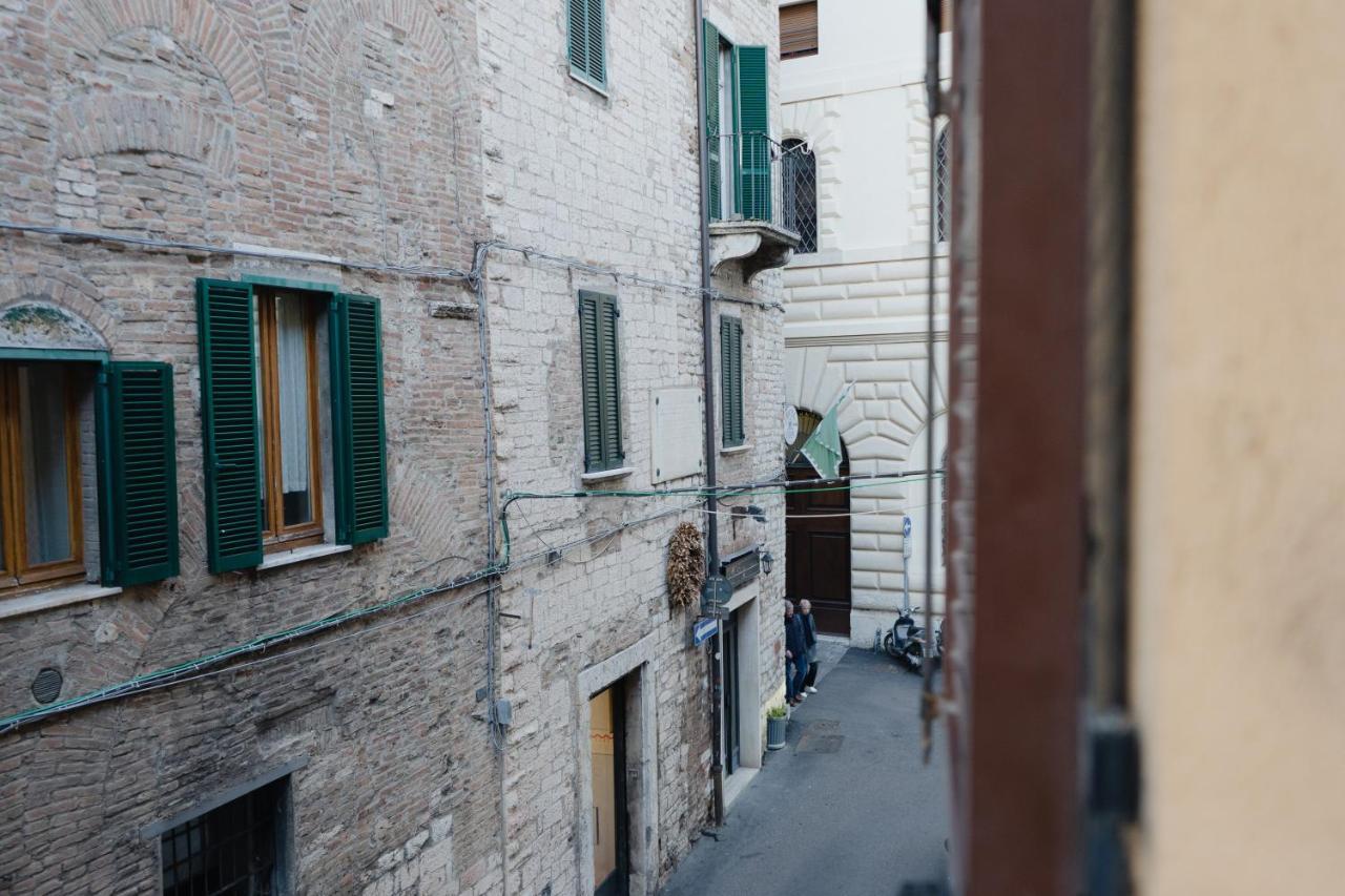 Exclusive Apartment In Piazza Italia In Perugia Bagian luar foto